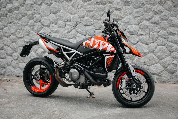 DUCATI HIPERMOTARD 950cc (1788) scooter