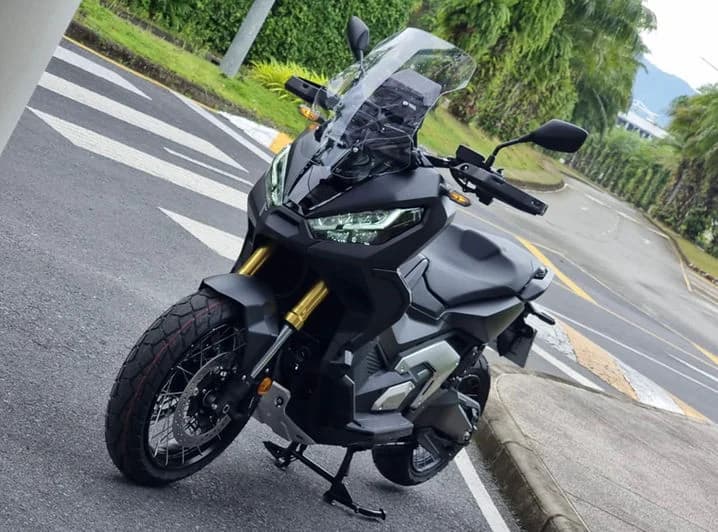 TRIUMF BOBER BLACK 1200cc (3194) scooter