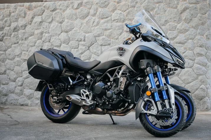 YAMAHA NIKEN 900 GT (8302) scooter